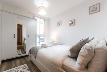 דירות לתיירים City View Apart Central Of Southampton 2 Beds & 2 Bath Free Private Parking Space