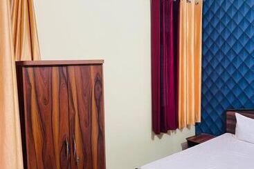 فندق Oyo 83715 Crystal