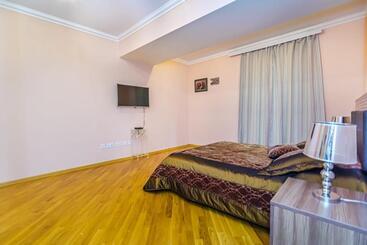 هتل Port Baku Residance 710 A