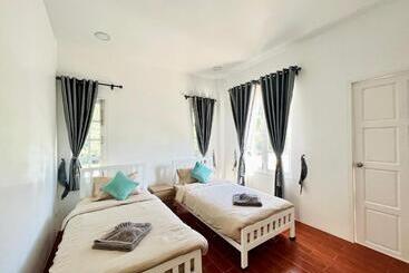 ペンション บ้านพักดีมีทรัพย์ Baan Pakdee Meesub