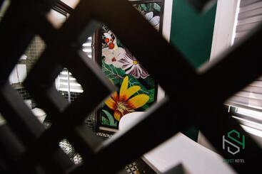 Selecthotel Hạ Long