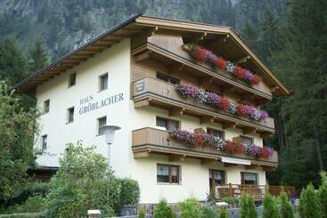 تختخواب و صبحانه Haus Gröblacher