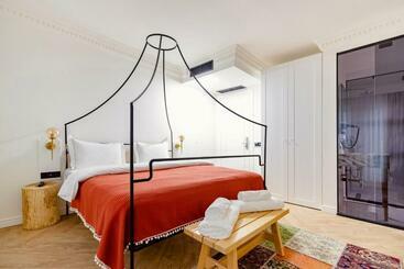 هتل Garden Downtown Prishtina