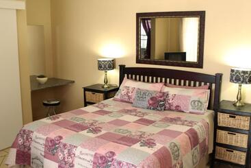 פנסיון De La Rose Guesthouse