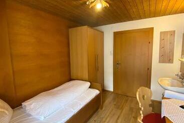 پانسیون Landhaus Staudacher