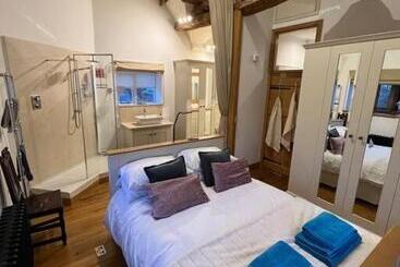 شقق خاصة سياحية The Horners   Log Burner, Cheshire Village, Parking, Walks, Aga, Dogs