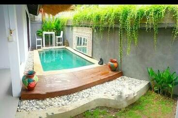 דירות לתיירים Tiga Pantai Villa Legian