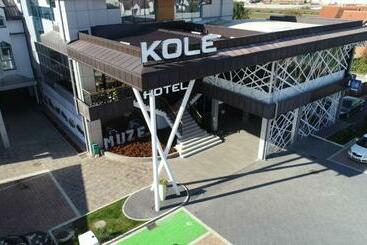 هتل Kole