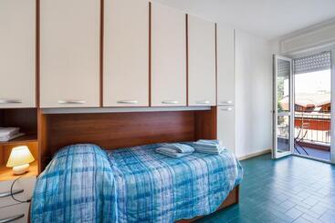 شقق خاصة سياحية Iris Apartment Lago Maggiore