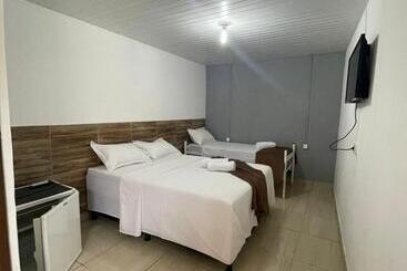 פנסיון Pousada Iapôi