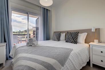 דירות לתיירים 100   Casa Cala Nova, Luxury 2 Bed Mijas Golf Apt