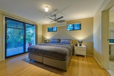 آپارتمانهای توریستها 7 Skipjack Circle