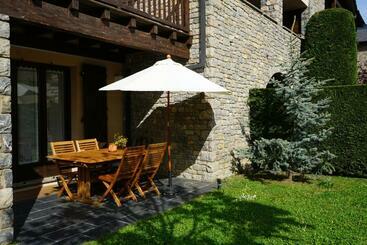 דירות לתיירים Apartamento Con Jardín En La Cerdanya