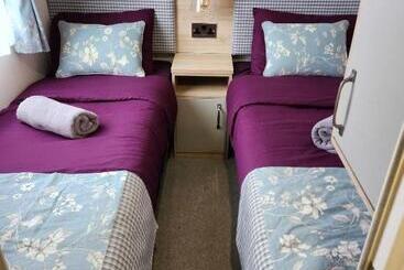 דירות לתיירים Luxury New 3 Bed Caravan With Stunning Sea View On Private Beach In Thorness Bay