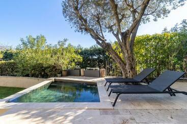 شقق خاصة سياحية Mougins Collection   Ravissante Suite Avec Bassin Chauffé En Saison