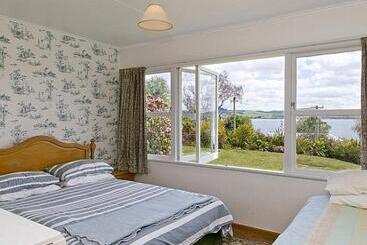 ツーリストアパートメント The J Bach  Rainbow Point Holiday Bach