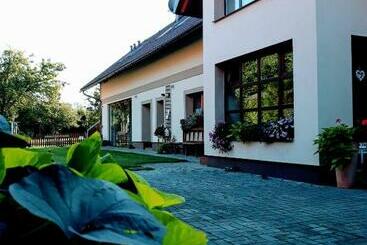 فندق صغير Dvoupokojový Apartmán S Kuchyňským Koutem