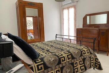 آپارتمانهای توریستها Villa Sara Villa Con Piscina