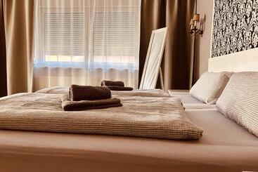 ツーリストアパートメント Casa Rehse I Stilvolles Apartment I 24h Self Check In I Kostenlos Parken & Wlan I 55 Zoll Smart&kabe