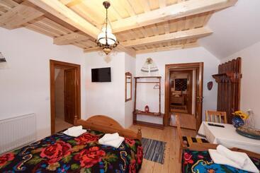 Pensiunea Agroturistica Casa Pribegilor