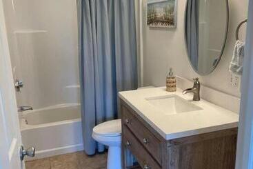 游客公寓 Shore Drive   2 Bedroom/2 Bath/bunk/queen Oasis