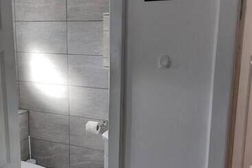 Жильё для туристов Limpenny Garden Flat