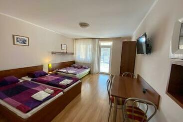 بنسيون Apartmánový Dom Flóra