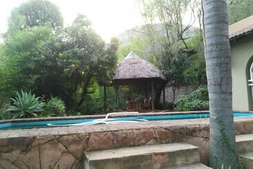 بنسيون Harties Lake House   10 Sleeper Hartbeespoort Dam