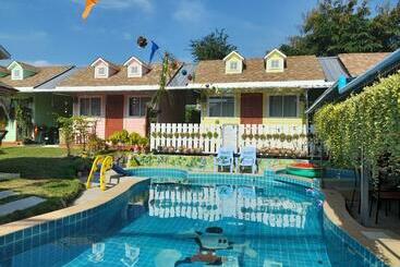 Pensão พลอยฟ้ารีสอร์ทเขาเต่า Ployfarresortkhaotao