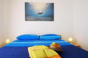 דירות לתיירים Rooms Guitgia