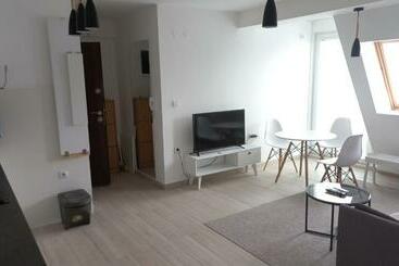 آپارتمان‌های توریست‌ها Sunny Apartment