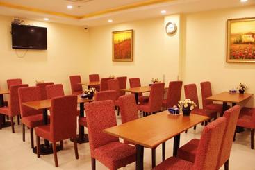 هتل Hanting  Bengbu Xinshiji Square Branch