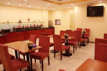 هتل Hanting  Bengbu Xinshiji Square Branch
