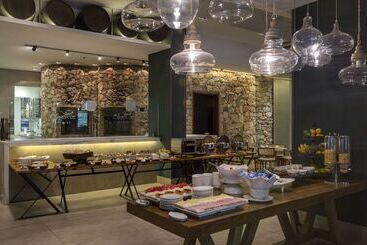 Отель Suite Queen Deluxe Bh