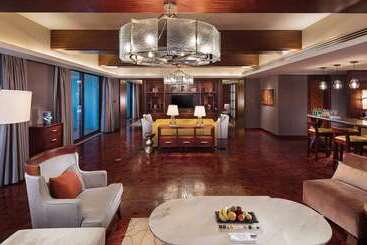 酒店 Hilton Qingdao Golden Beach