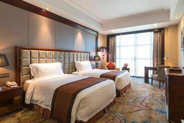 هتل Shenzhen Baohengda International