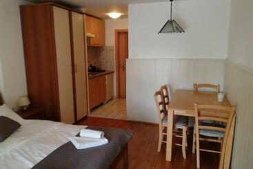 آپارتمانهای توریستها Apartmaji Z Fizine