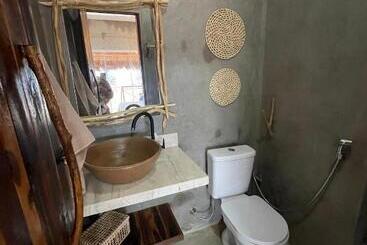 Жильё для туристов Bangalô Encantador Praia Da Baleia