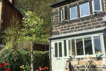 شقق خاصة سياحية Calderside Cottage