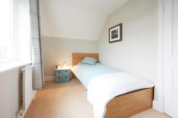 관광객 아파트 Quiet Edwardian Era House, Painswick