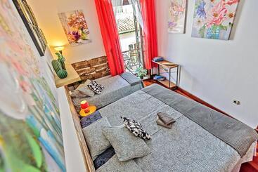 דירות לתיירים Ribera De Luxe Central Apartment With Ascensor