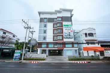 Apart Hotel พรเจริญเพลส