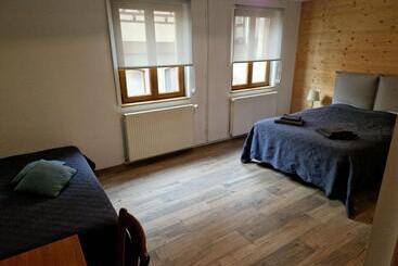تختخواب و صبحانه Chambres Thirion