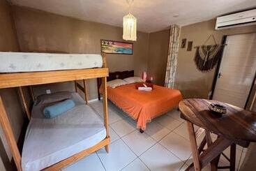 هاستل Canoa Roots Camping