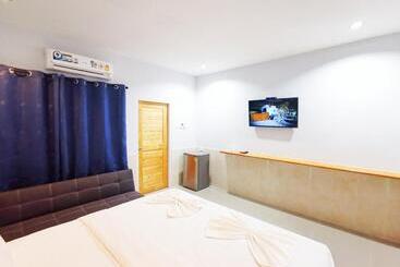 בית מלון כפרי ลิตเติ้ล ฮิลล์ สัตหีบ รีสอร์ท