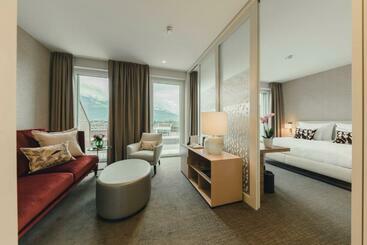 호텔 Central By Residence