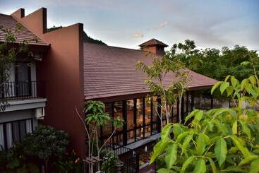 בית מלון כפרי Jingle Jungle Resort Khaoyai