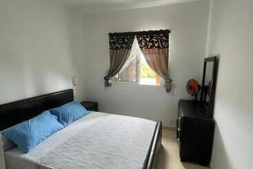 آپارتمانهای توریستها Sea View Cosy Apartment