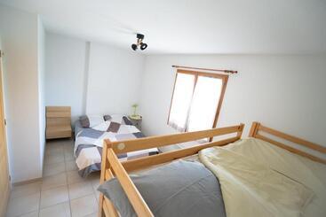 游客公寓 T3 Au Plan D’eau D’embrun Avec Garage Et Terrasse