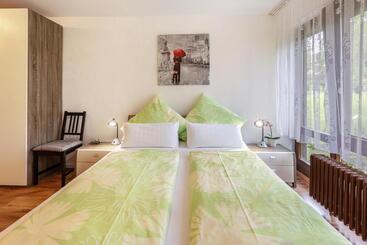 شقق خاصة سياحية Ferienwohnung Fetscher 1